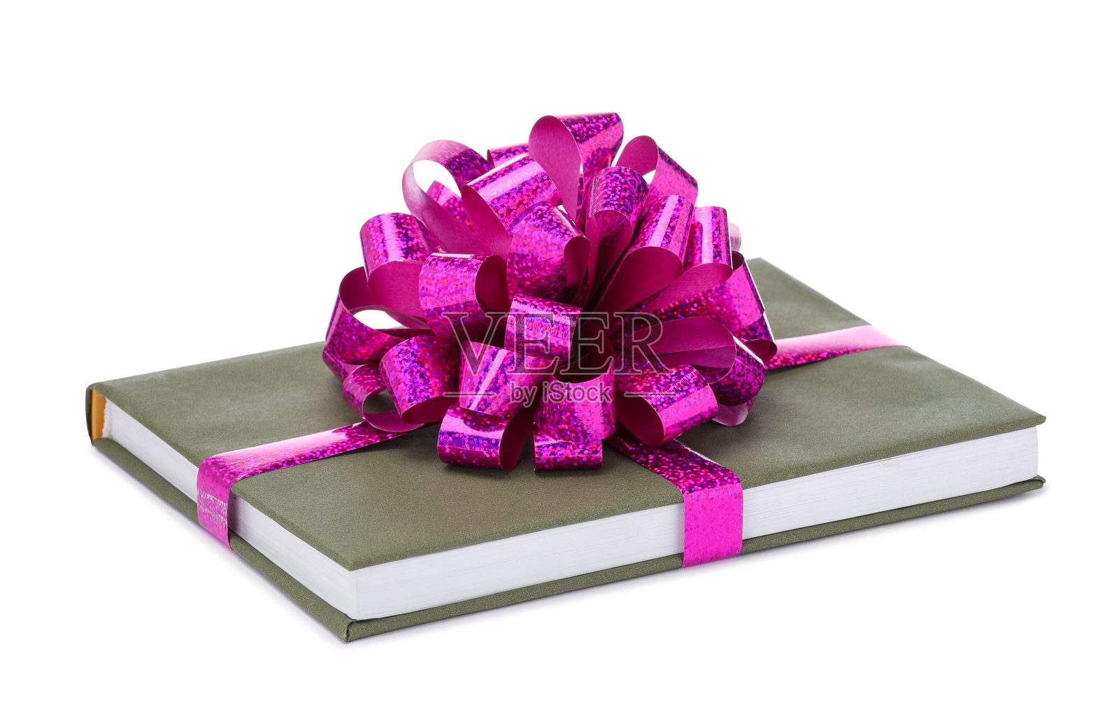 一本带有紫色丝带的紫色书，作为礼物孤立在白色背景上照片摄影图片