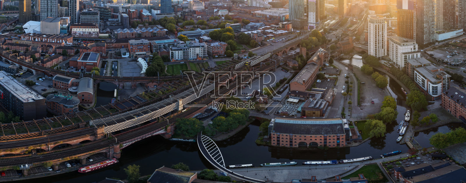 曼彻斯特卡斯尔菲尔德的全景日出航拍图照片摄影图片
