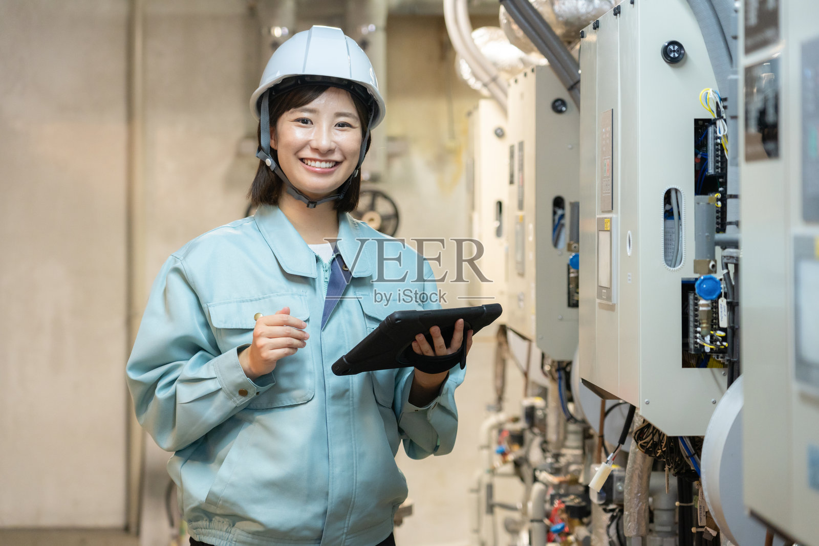 工程师正在进行维护照片摄影图片