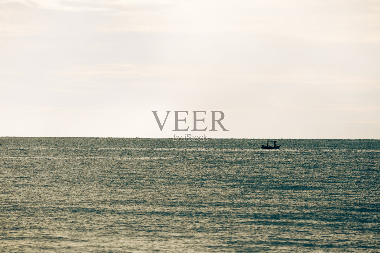 宁静日子里的海景照片摄影图片