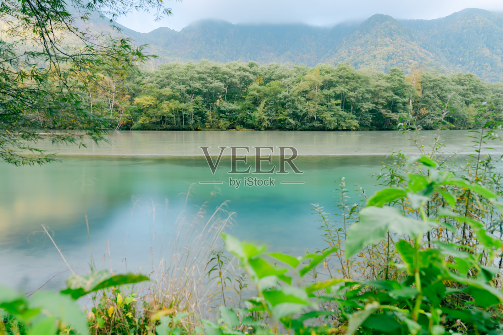 十月美丽的涸上地景色照片摄影图片