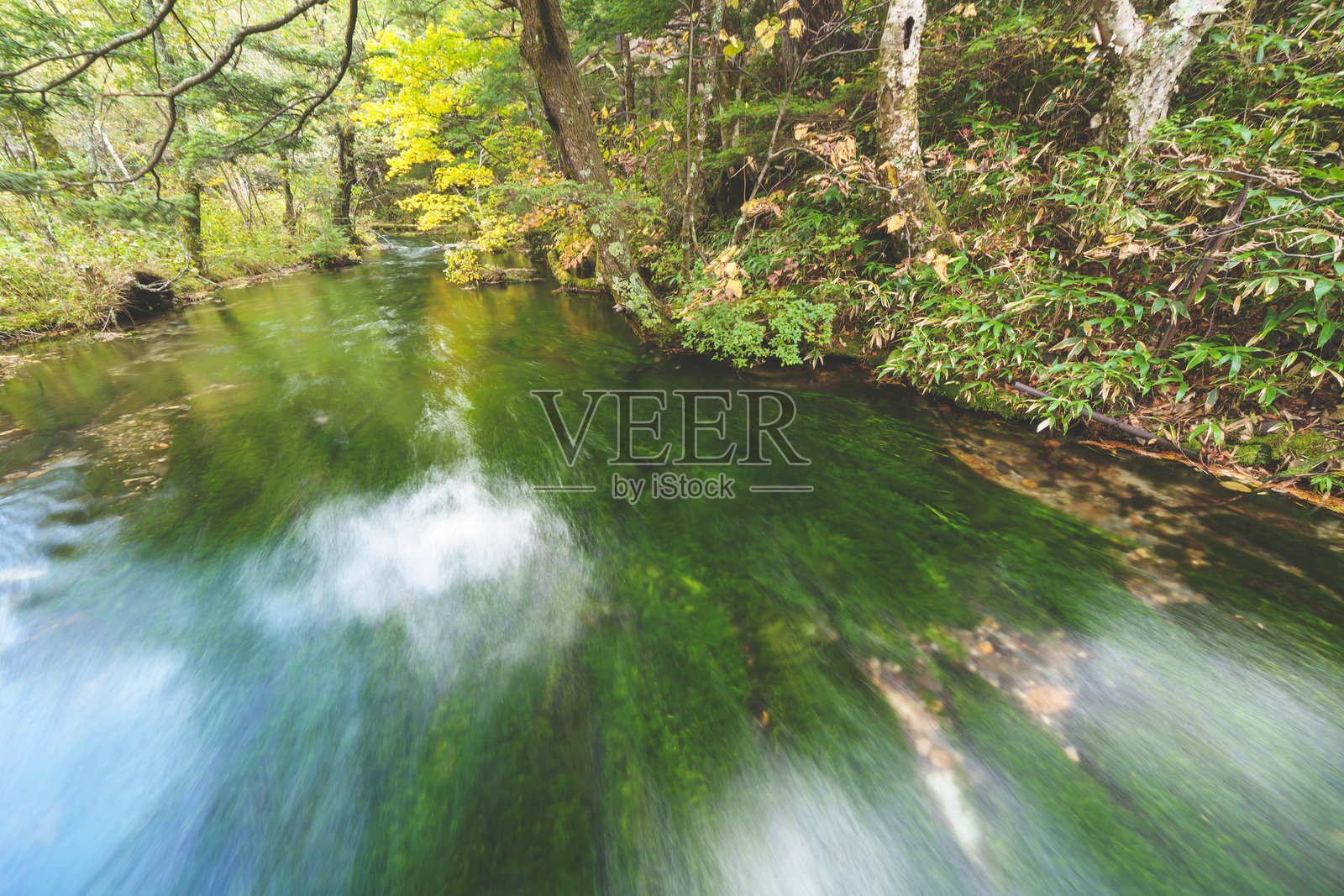 十月美丽的涸上地景色照片摄影图片