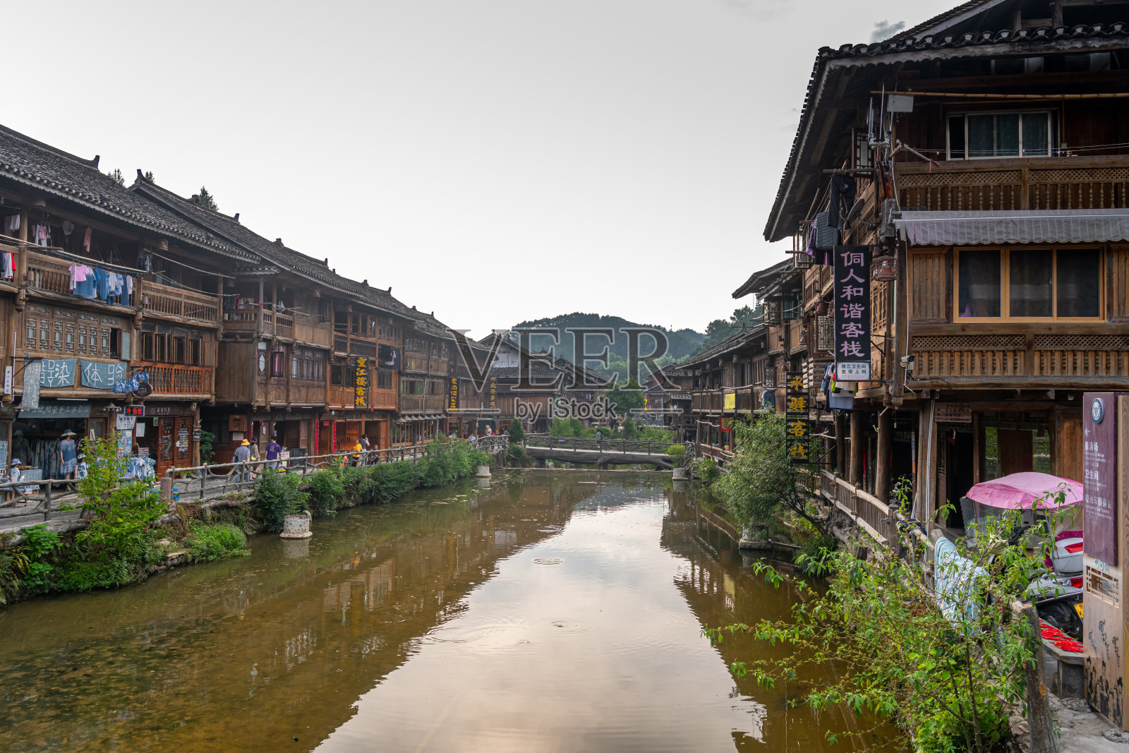 夏日午后，贵州黔东南肇兴侗寨吊脚楼特写照片摄影图片