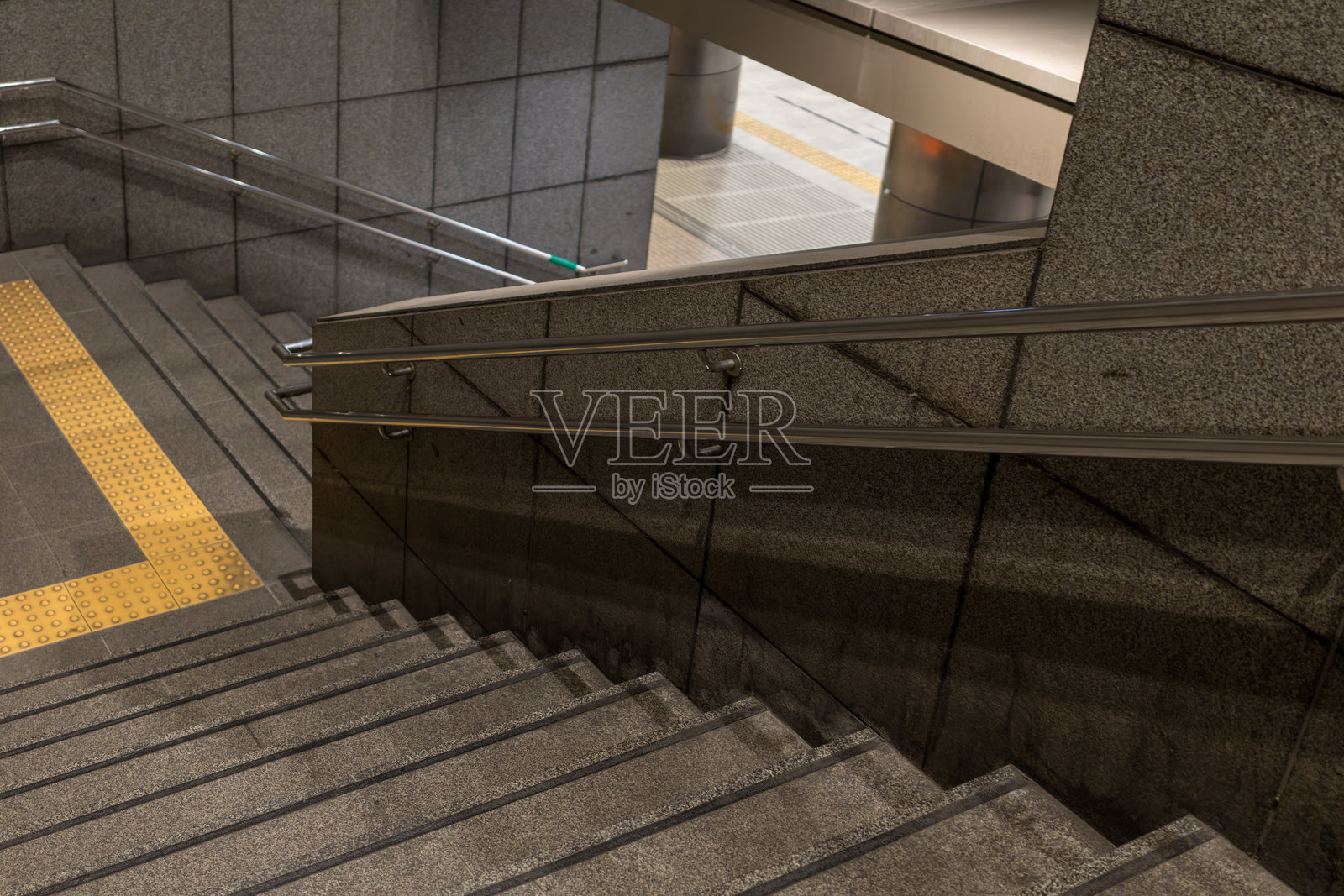 城市石阶，竖构图，适合用作横幅照片摄影图片