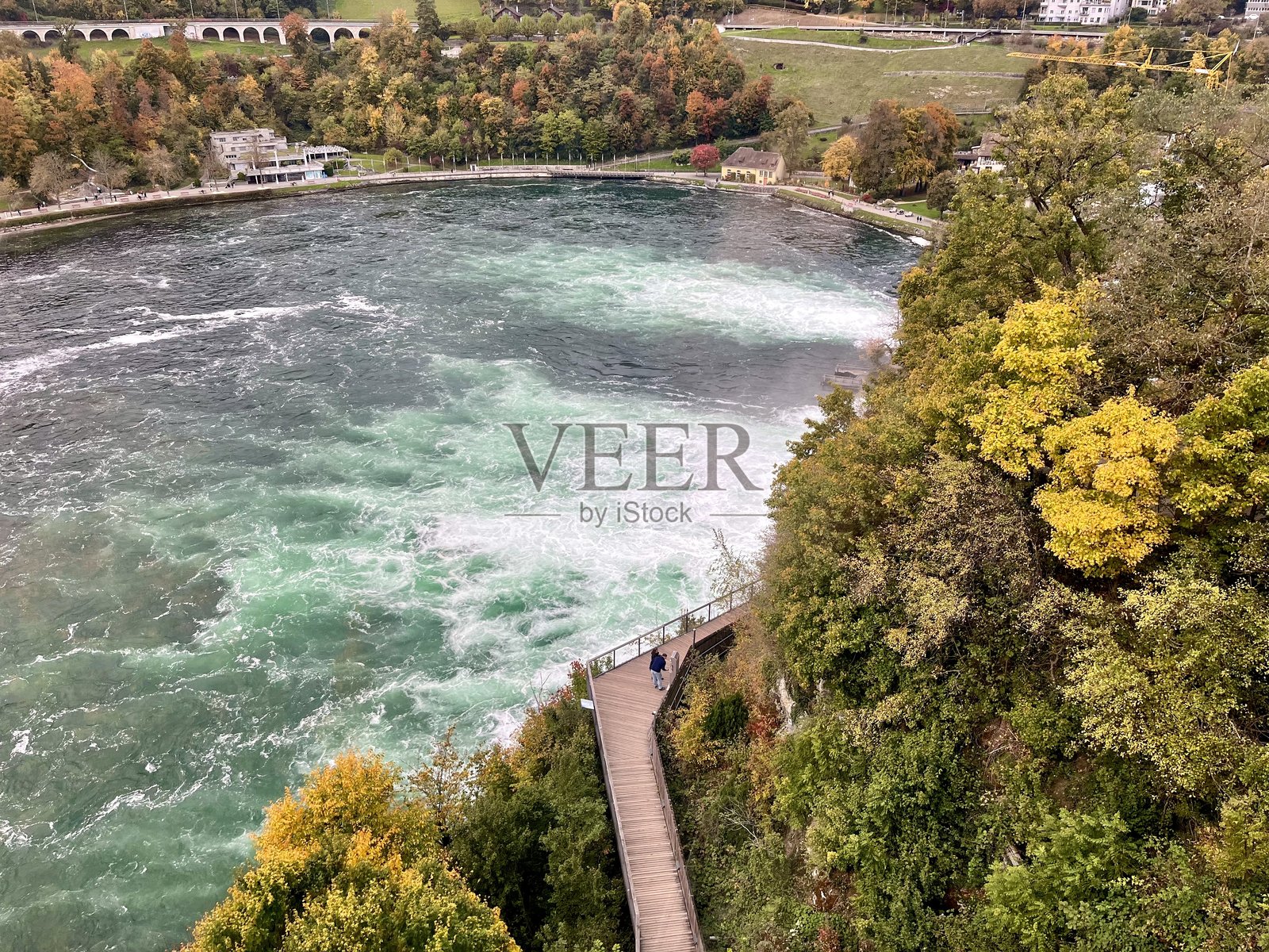 瑞士莱茵瀑布观景点河流照片摄影图片