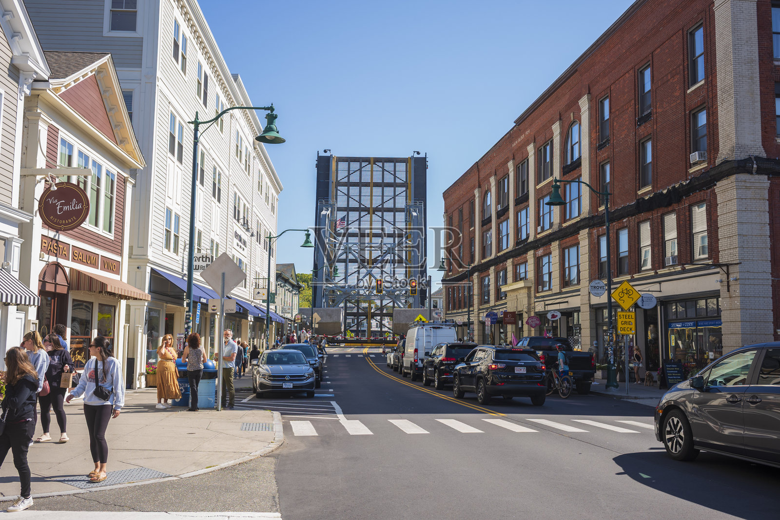 康涅狄格州米斯蒂克以其丰富的航海历史而闻名,其中最典型的代表就是米斯蒂克海港博物馆,这是一个展示19世纪航海村庄的实景历史博物馆。照片摄影图片