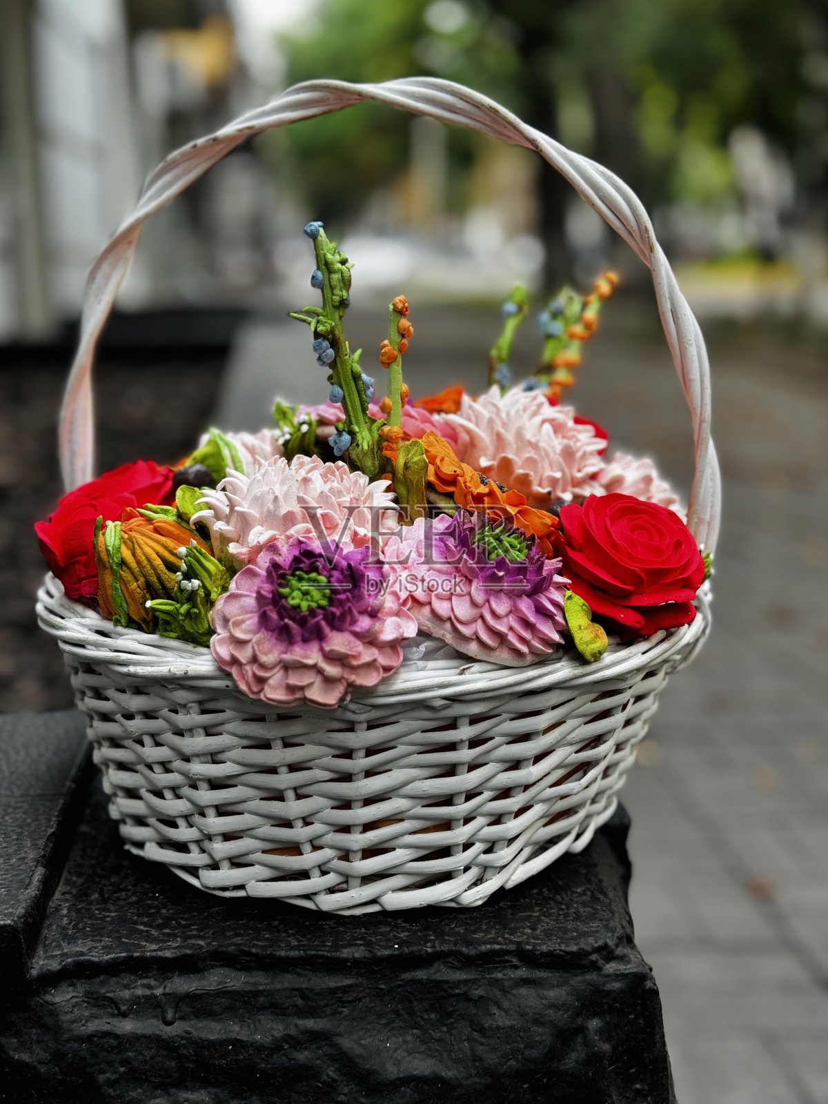 篮子里的棉花糖花朵照片摄影图片