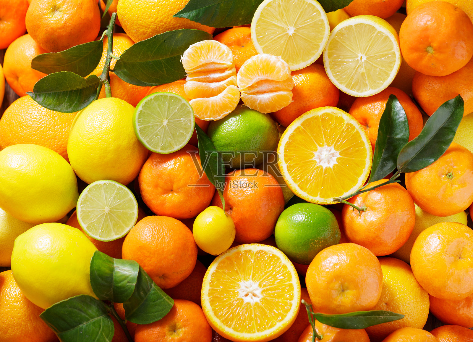 新鲜柑橘类水果混合作为背景，俯视角度照片摄影图片