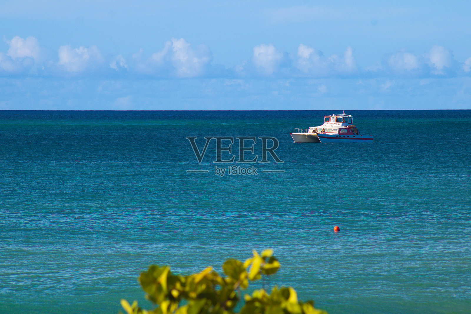 双体船特写照片摄影图片