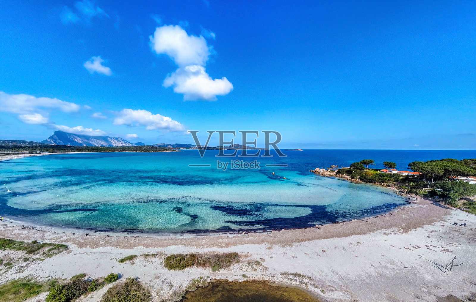 春季无人机视角下的卢因波斯图海滩照片摄影图片