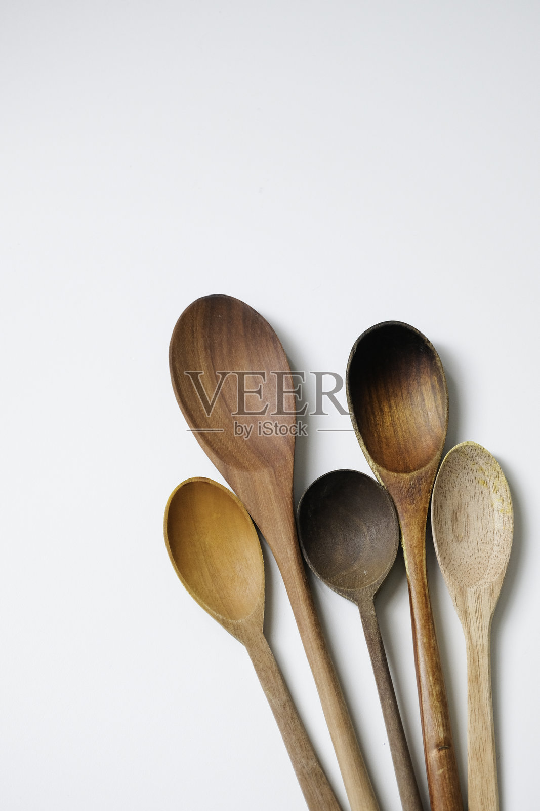 各种木勺孤立在白色背景上照片摄影图片