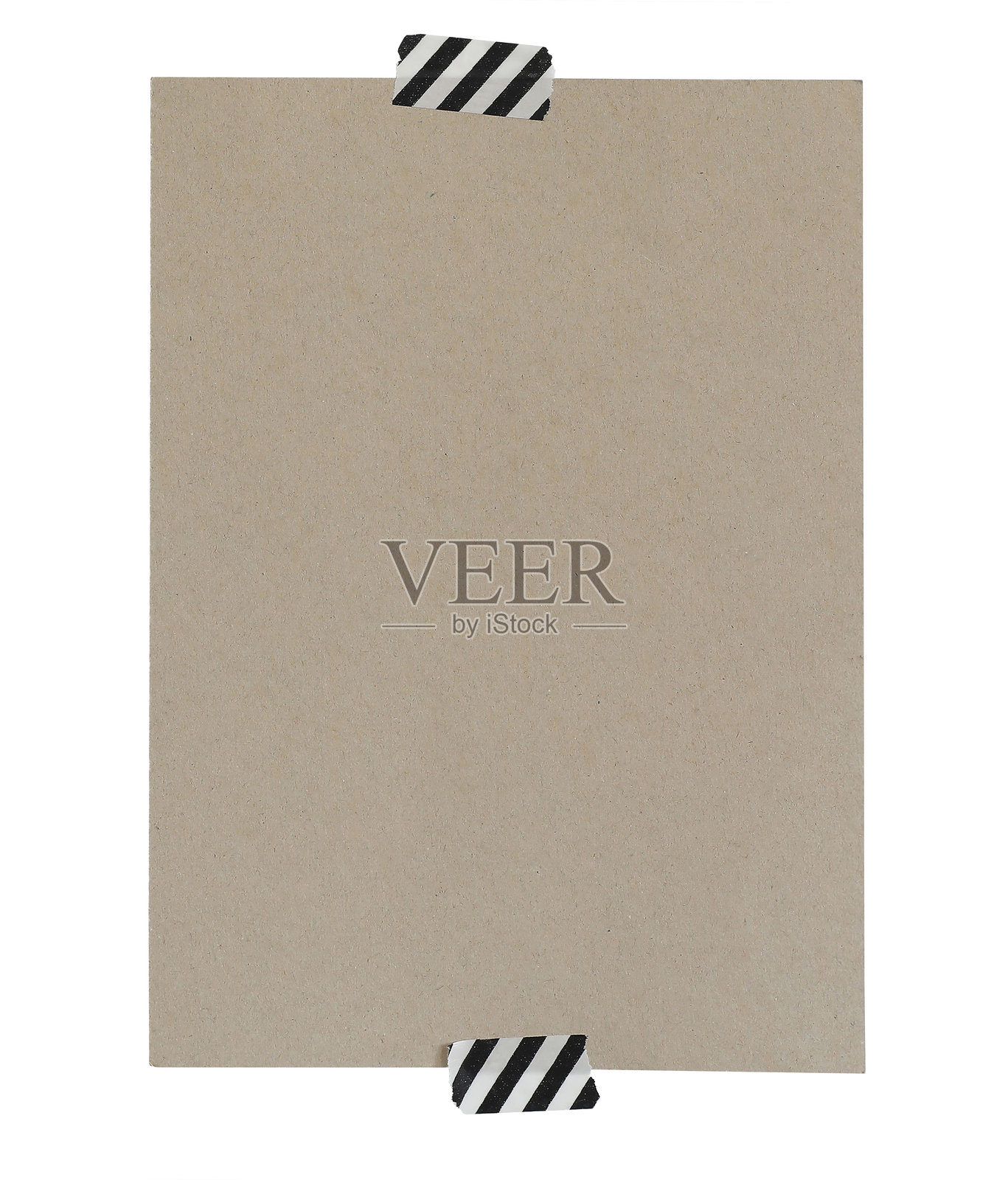 空白手工艺便签纸模型。提醒留言卡模板，孤立在透明背景上。棕褐色纹理纸。污垢撕裂的条纹和纸胶带。办公室商务文具元素。照片摄影图片