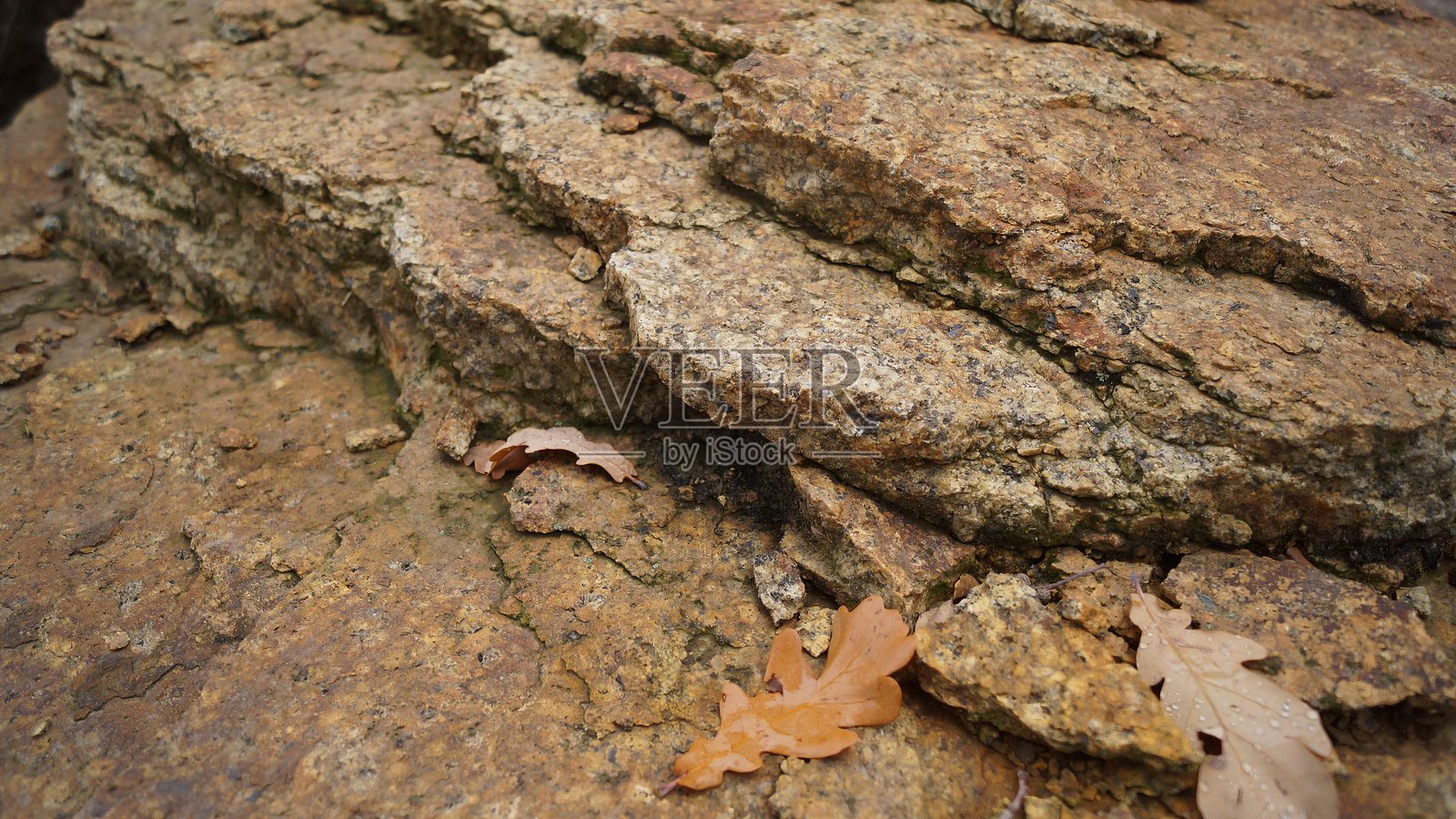 破碎的干裂岩石和泥土照片摄影图片