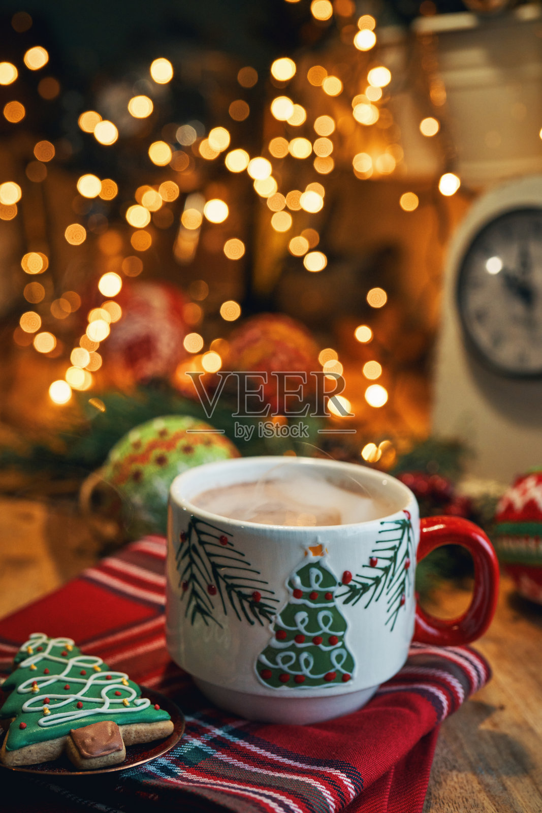 圣诞节喝一杯热巧克力照片摄影图片