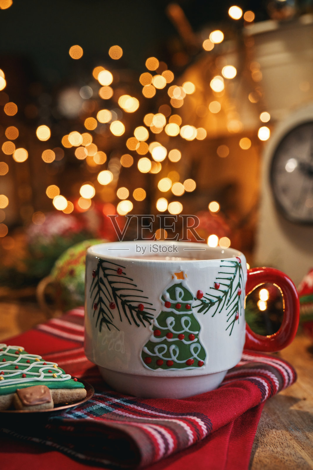 圣诞节喝一杯热巧克力照片摄影图片