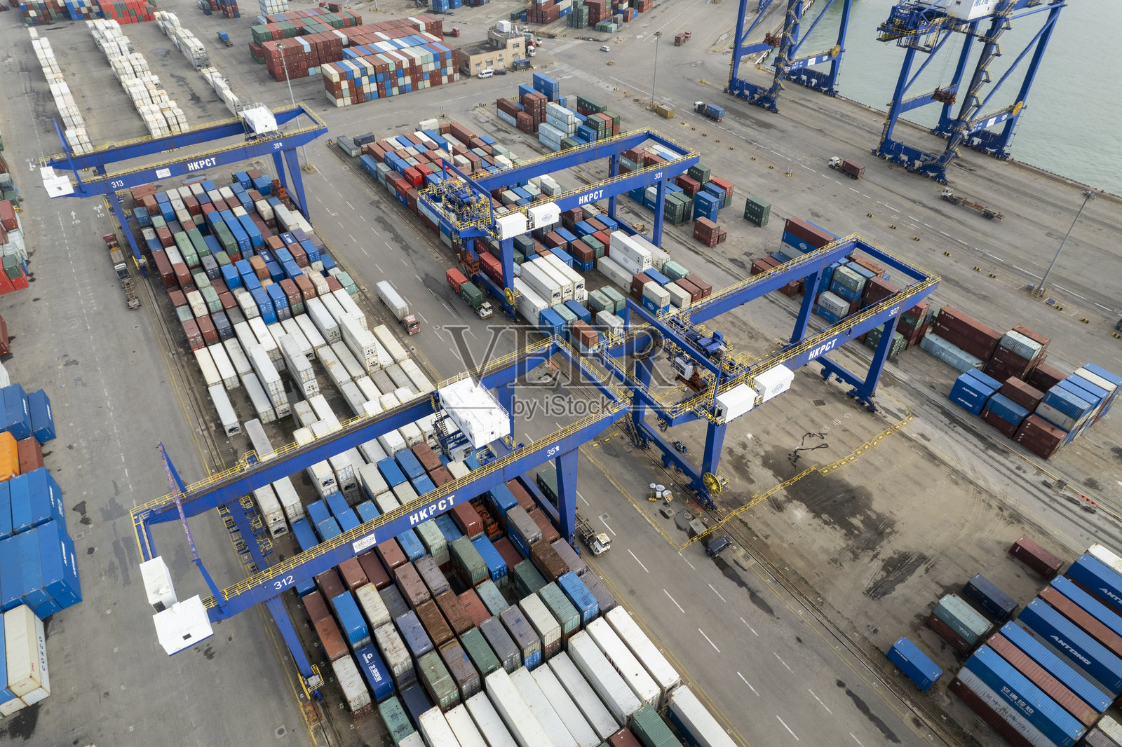 海南自由贸易港海口港码头集装箱照片摄影图片