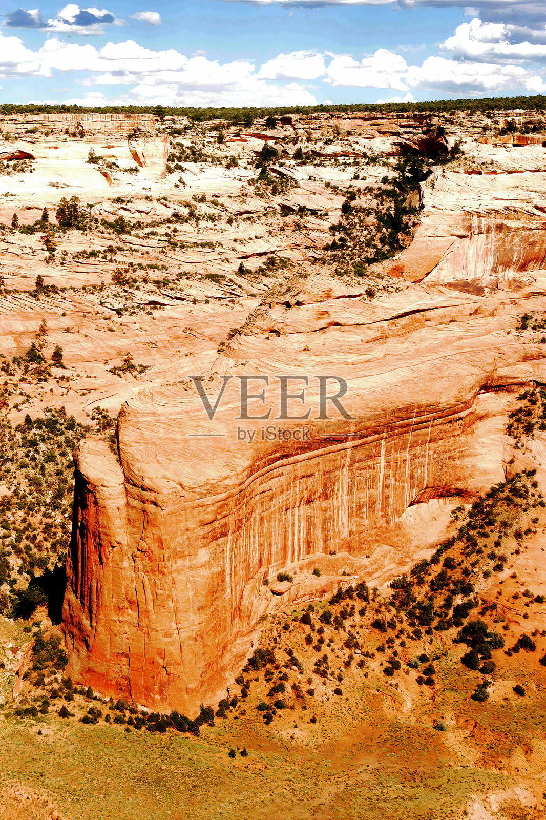 周边地形、悬崖和迪切利峡谷（亚利桑那州）照片摄影图片