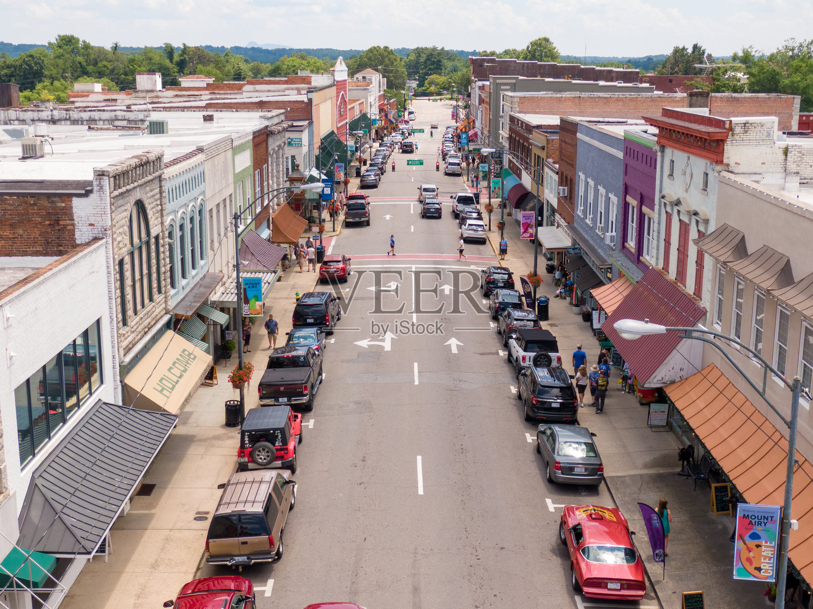 航拍无人机视角下的北卡罗来纳州马特里市中心照片摄影图片
