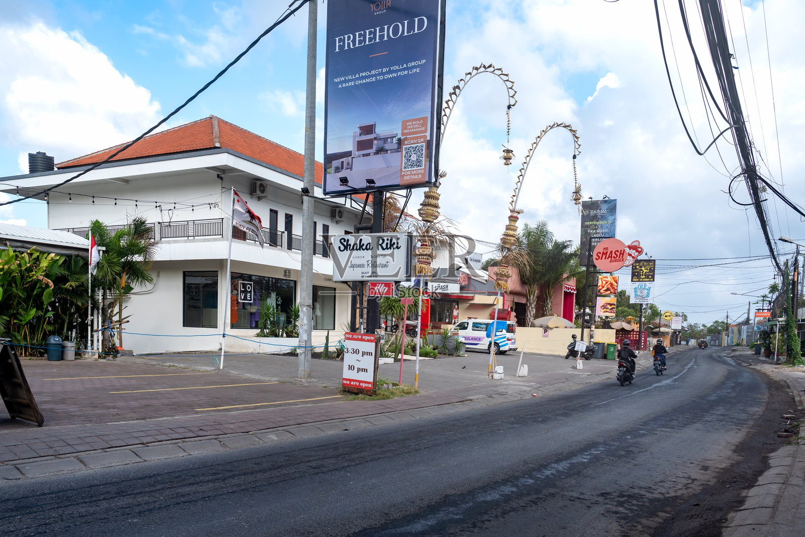 印度尼西亚巴厘岛佩卡图乌鲁瓦图村的街道景观照片摄影图片