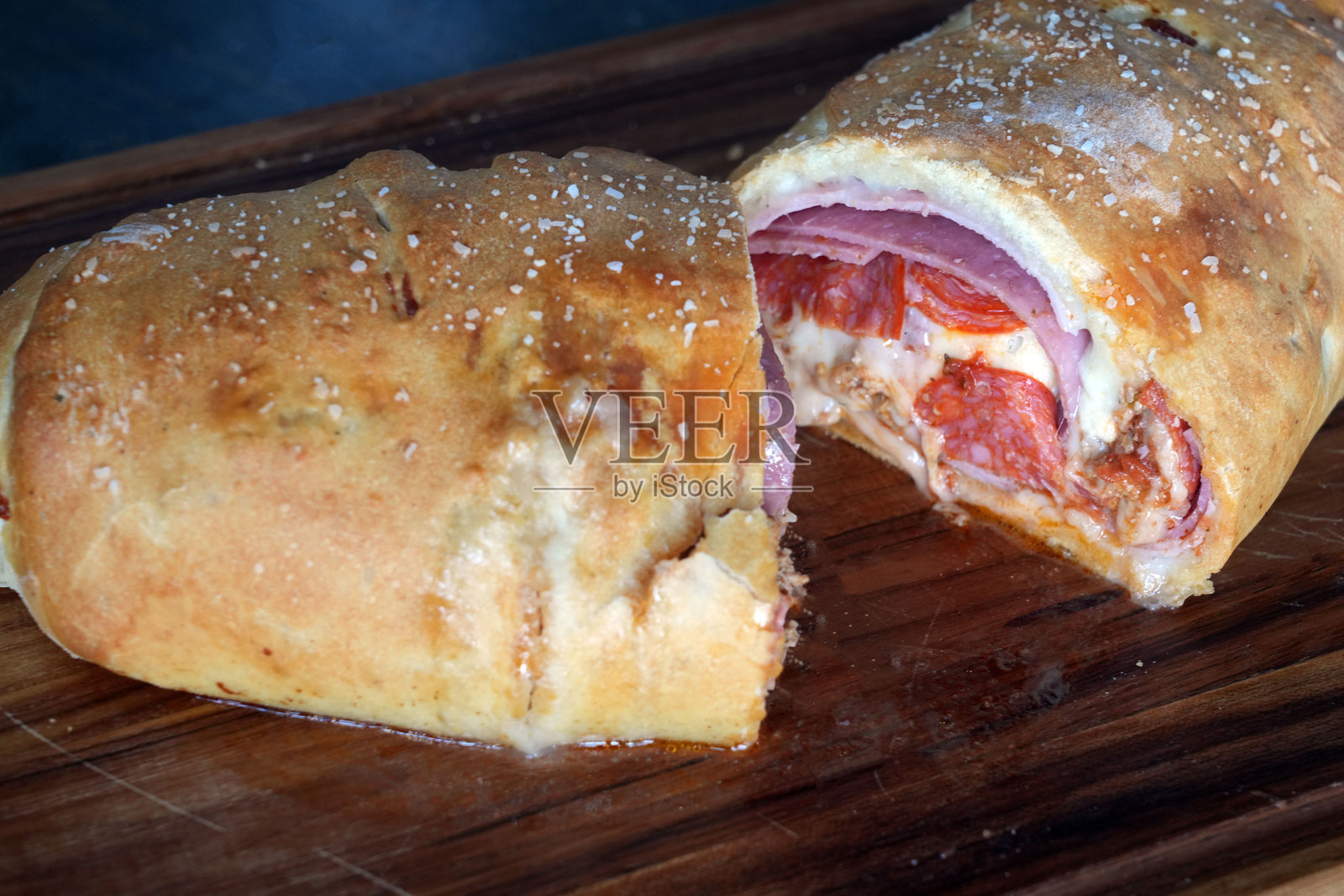 家庭烘焙，家常菜肴和面包照片摄影图片