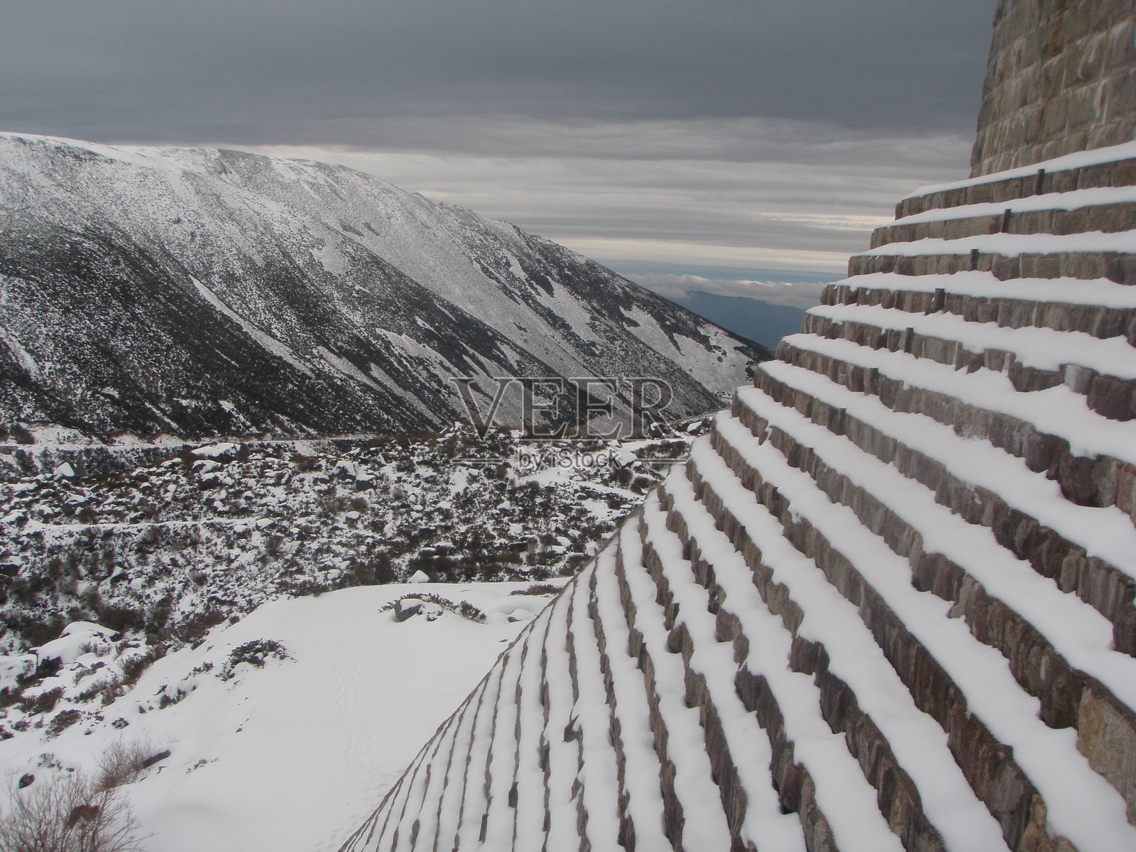 埃什特拉山脉 - 水坝照片摄影图片