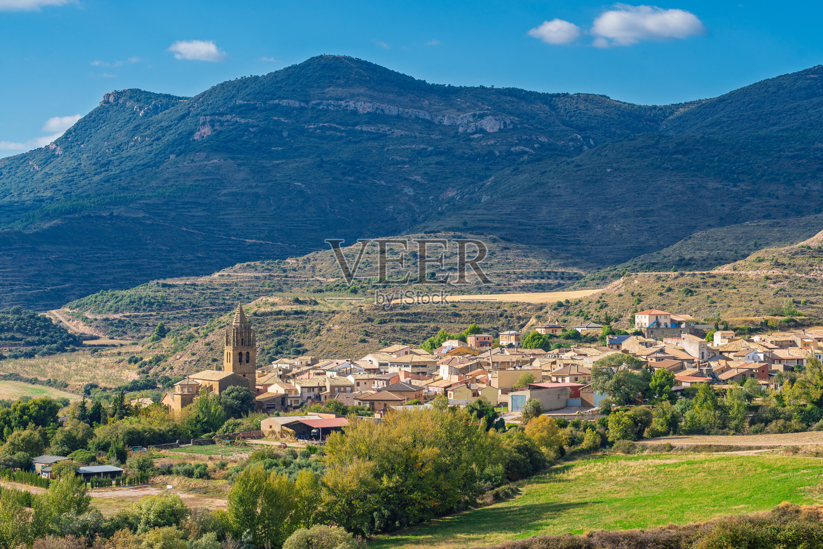 西班牙韦斯卡省洛阿雷的全景图照片摄影图片
