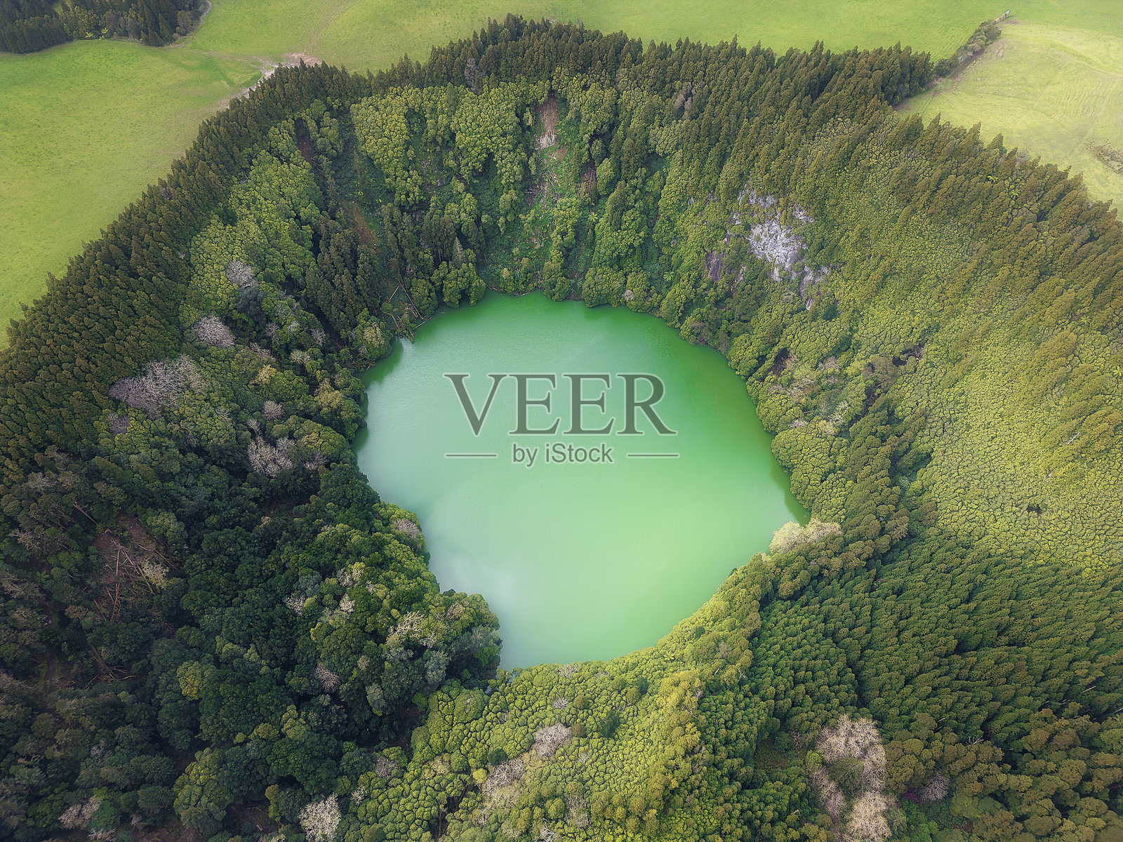 圣米格尔岛亚速尔群岛的康格罗泻湖火山口湖照片摄影图片