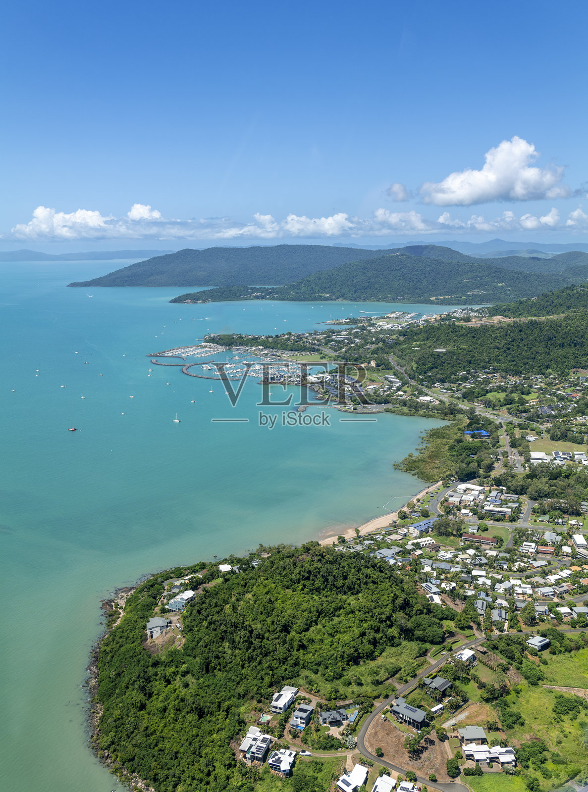 澳大利亚鸟瞰图 - 惠特桑迪群岛的艾尔利海滩照片摄影图片