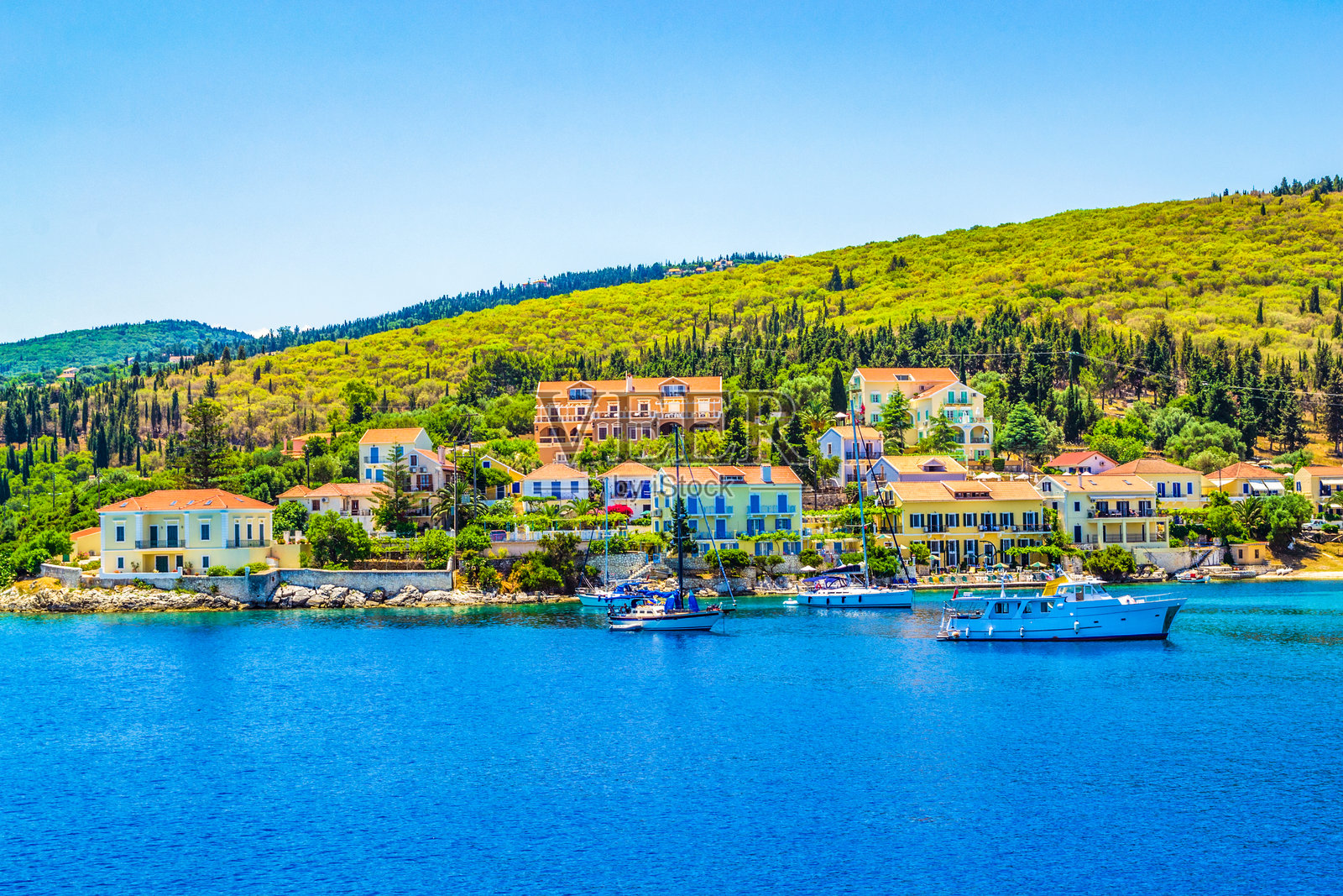 凯法利尼亚岛海岸菲斯卡尔多港口美景照片摄影图片