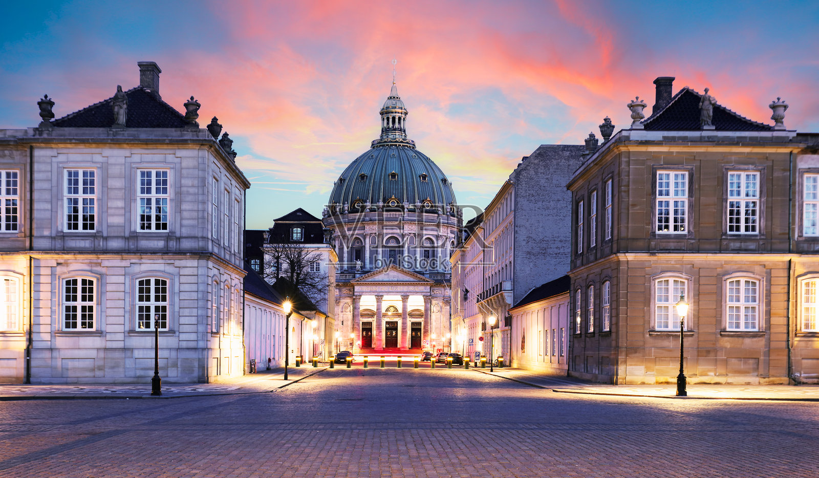 丹麦皇室的官邸阿美琳堡宫全景，哥本哈根，丹麦照片摄影图片