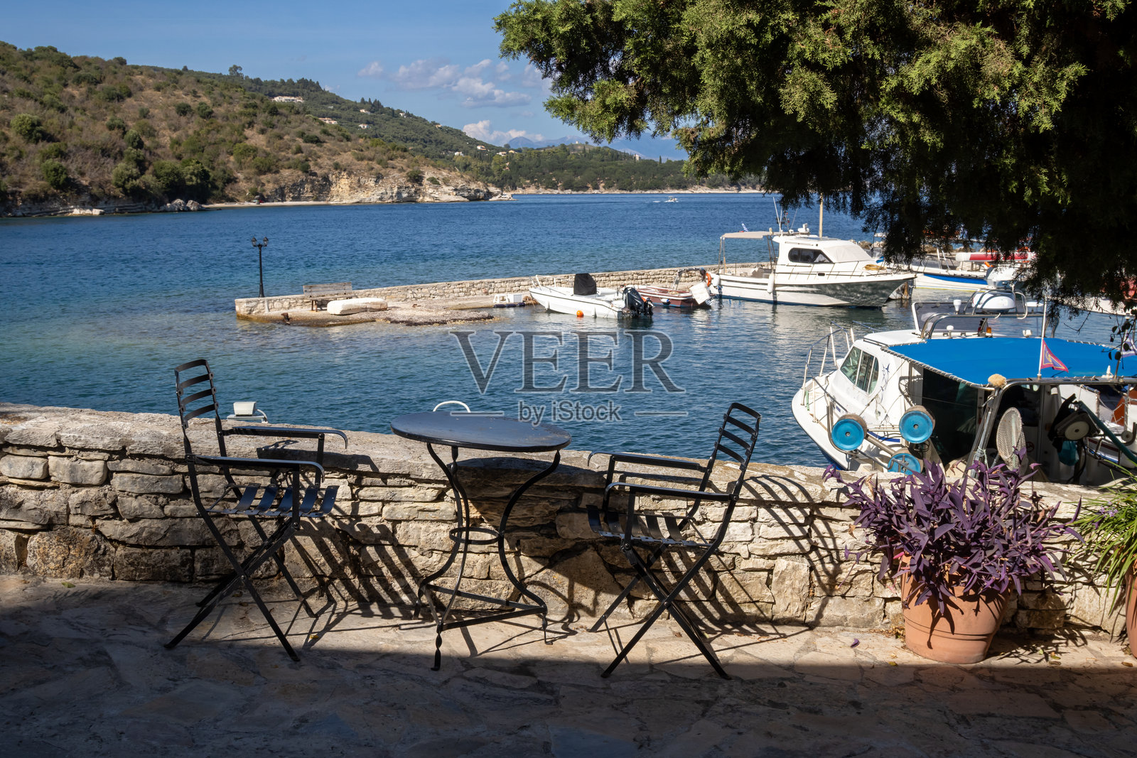 希腊科孚岛（Cofru）的海边田园诗般的氛围照片摄影图片