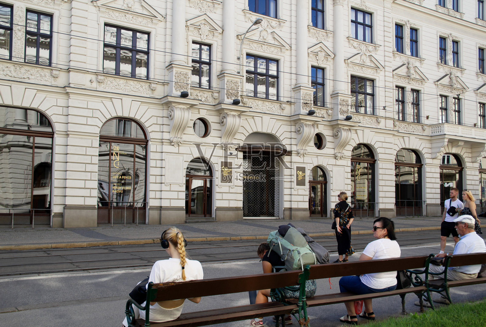 从中摩拉维亚地区布尔诺市景的鲁osevelt大道看到的捷克国家银行布尔诺分行，中欧照片摄影图片