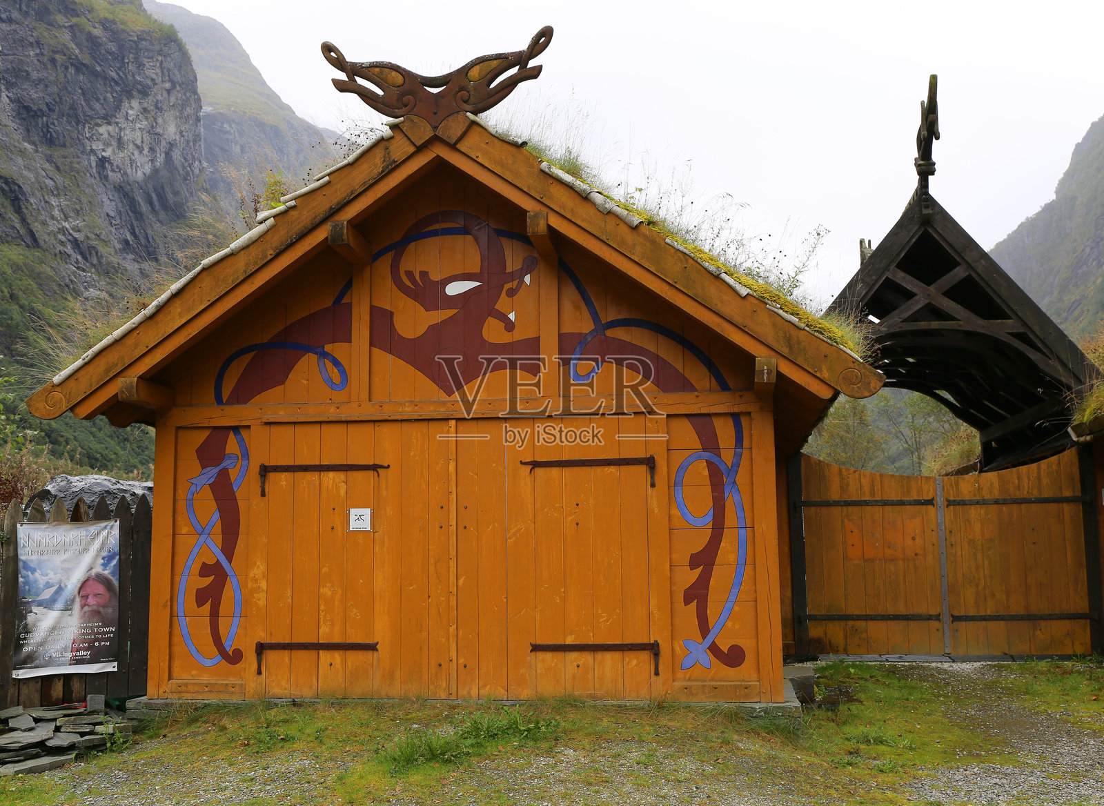 挪威古德旺根维京小镇的彩色建筑照片摄影图片