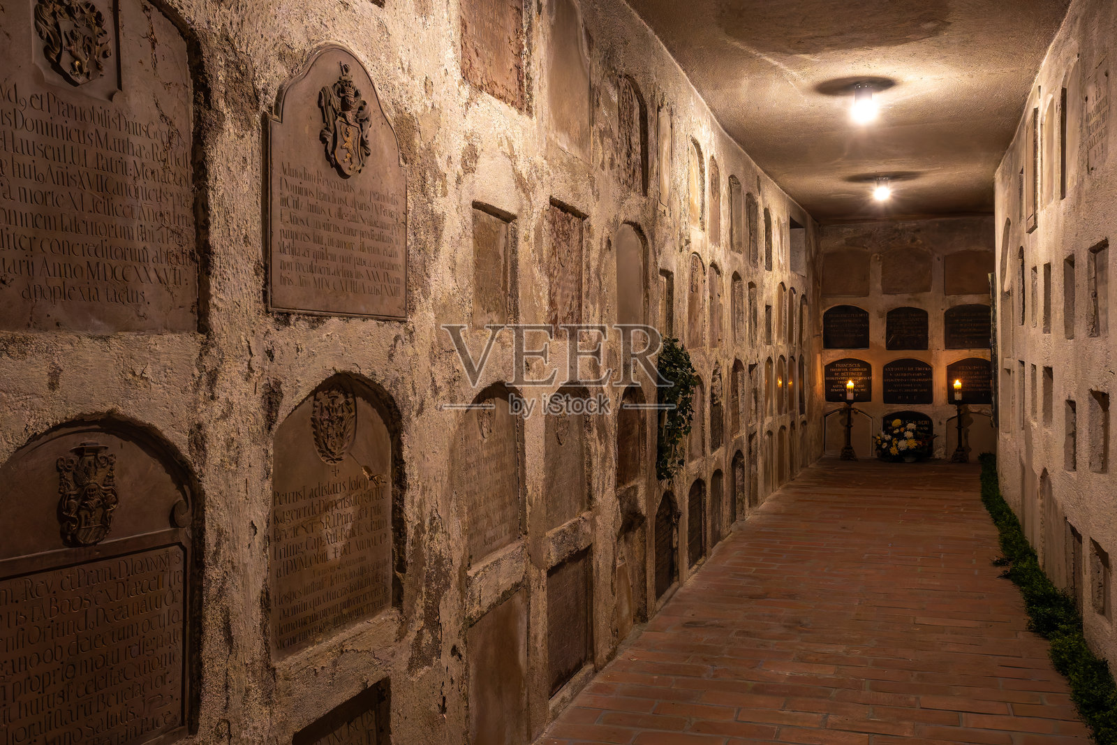 德国慕尼黑圣母教堂的室内景观。照片摄影图片