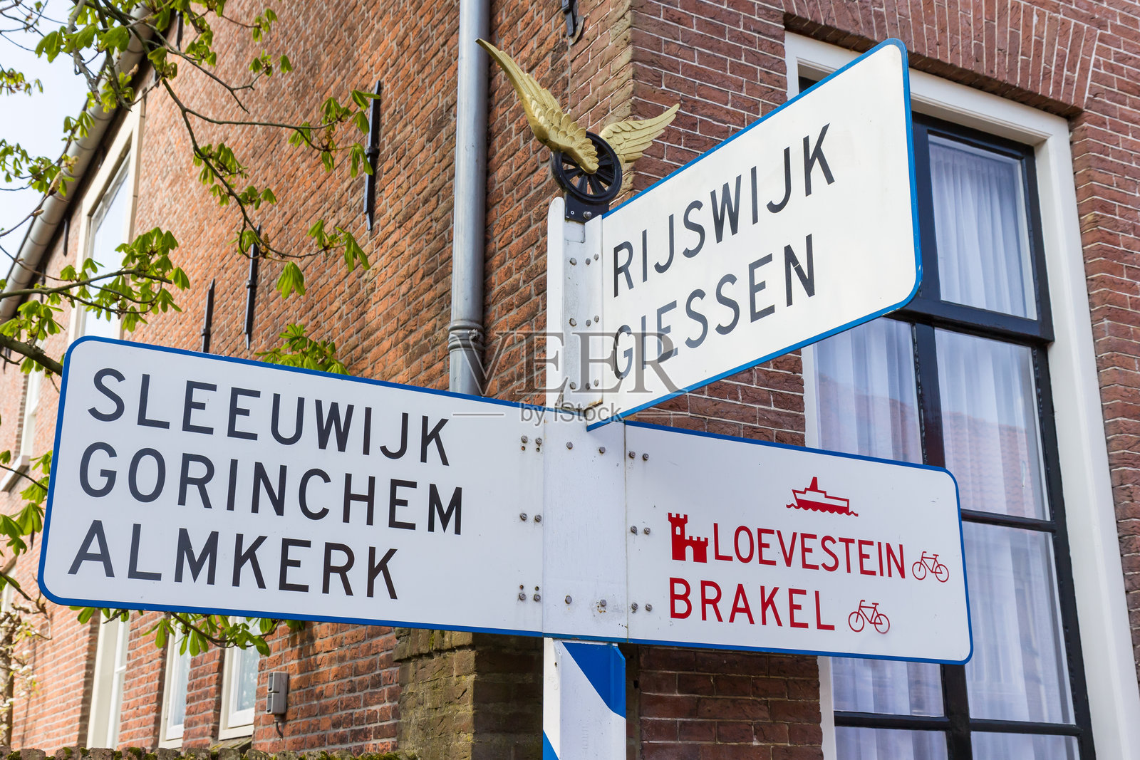 荷兰沃德里克姆历史中心区的经典路牌照片摄影图片