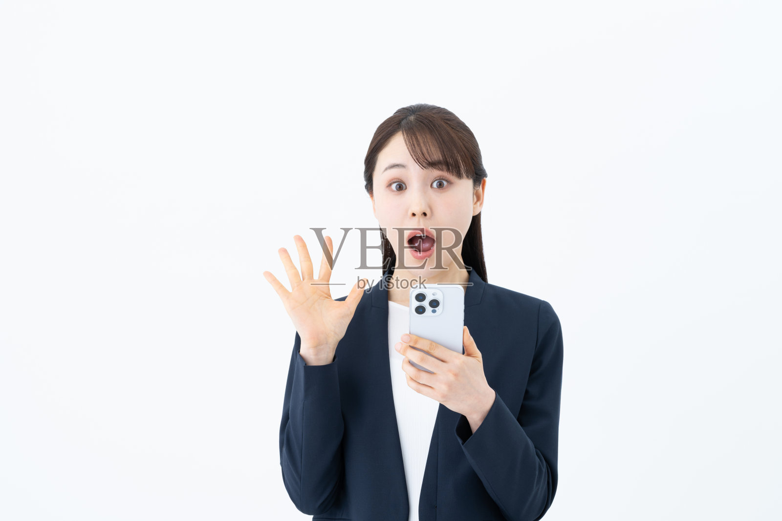 女商人正在使用智能手机照片摄影图片