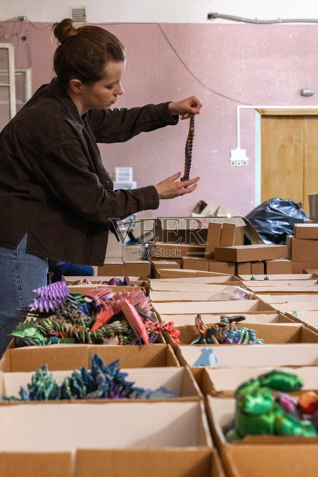 3D打印玩具、零件组装及包装生产照片摄影图片