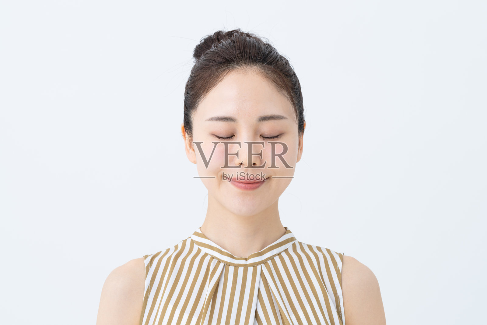 年轻女性的皮肤护理照片摄影图片