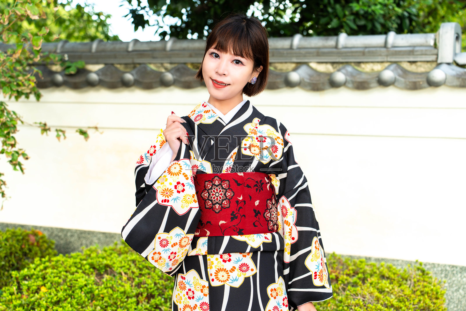 一位身着和服的时尚日本女性照片摄影图片