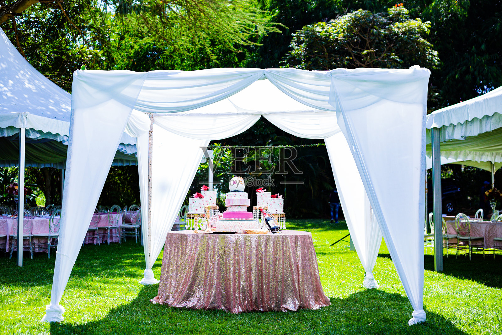 肯尼亚东非婚礼蛋糕布置生日细节美味可口照片摄影图片