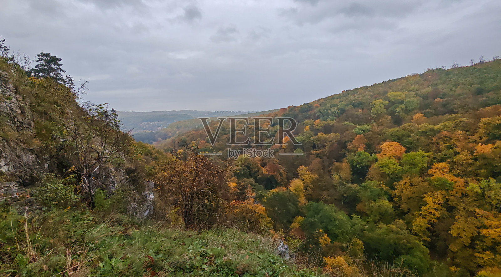 布克山脉莫尔纳岩秋景照片摄影图片
