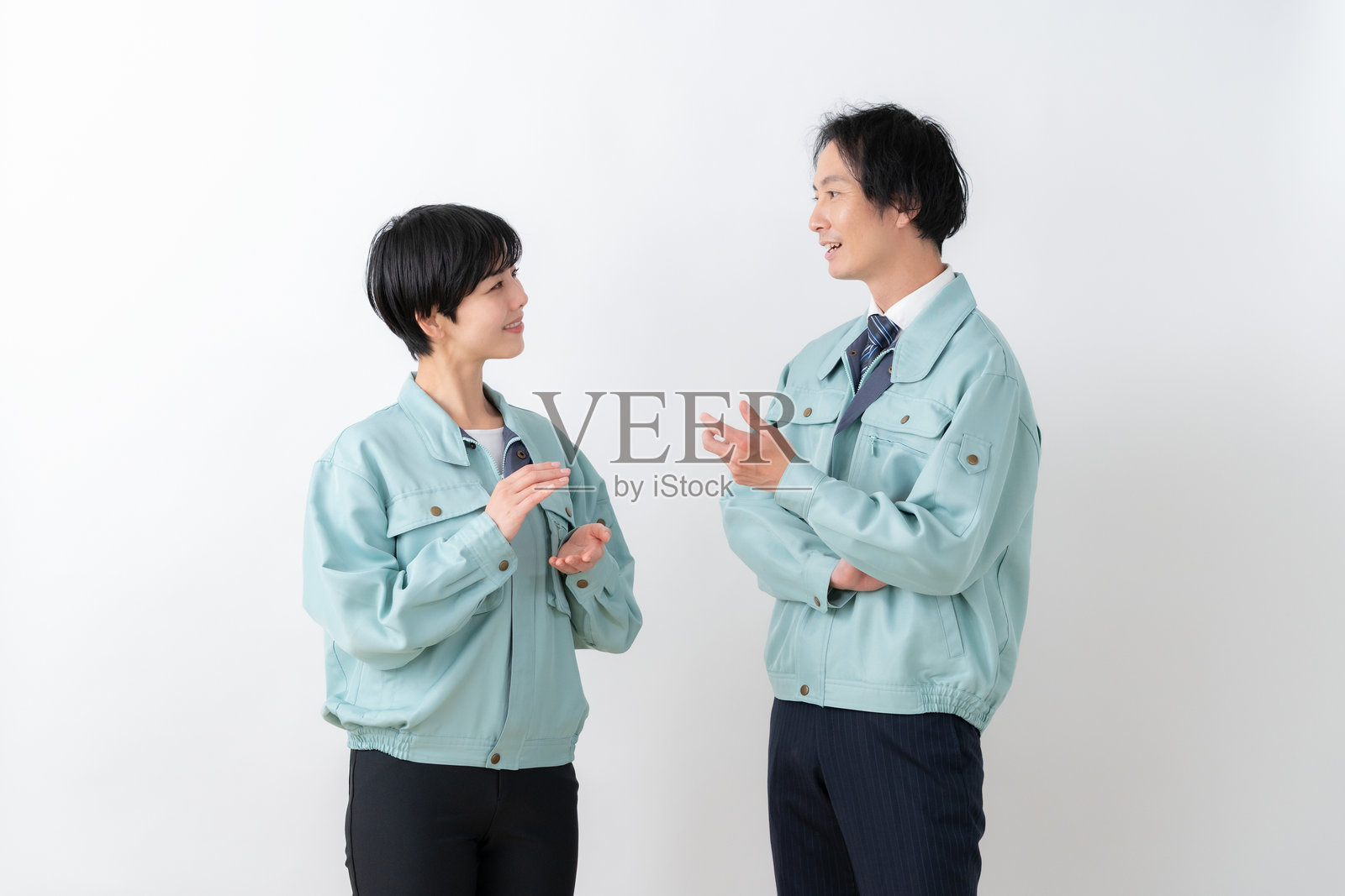 白色背景上的工人照片摄影图片