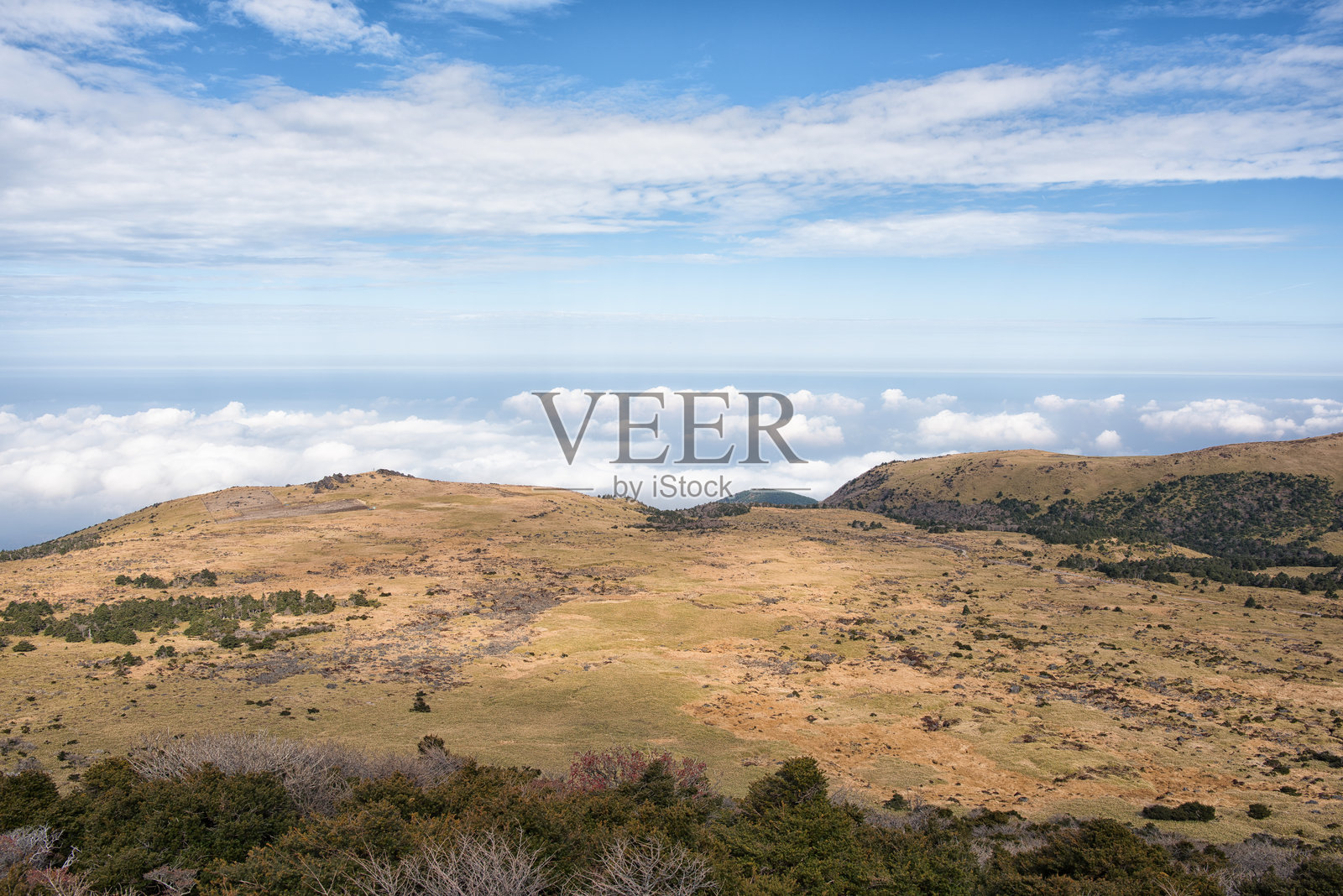 秋季汉拿山英室溪谷徒步照片摄影图片