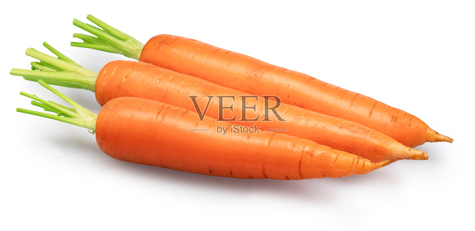 新鲜的胡萝卜，孤立在白色背景上。文件包含剪切路径。照片摄影图片