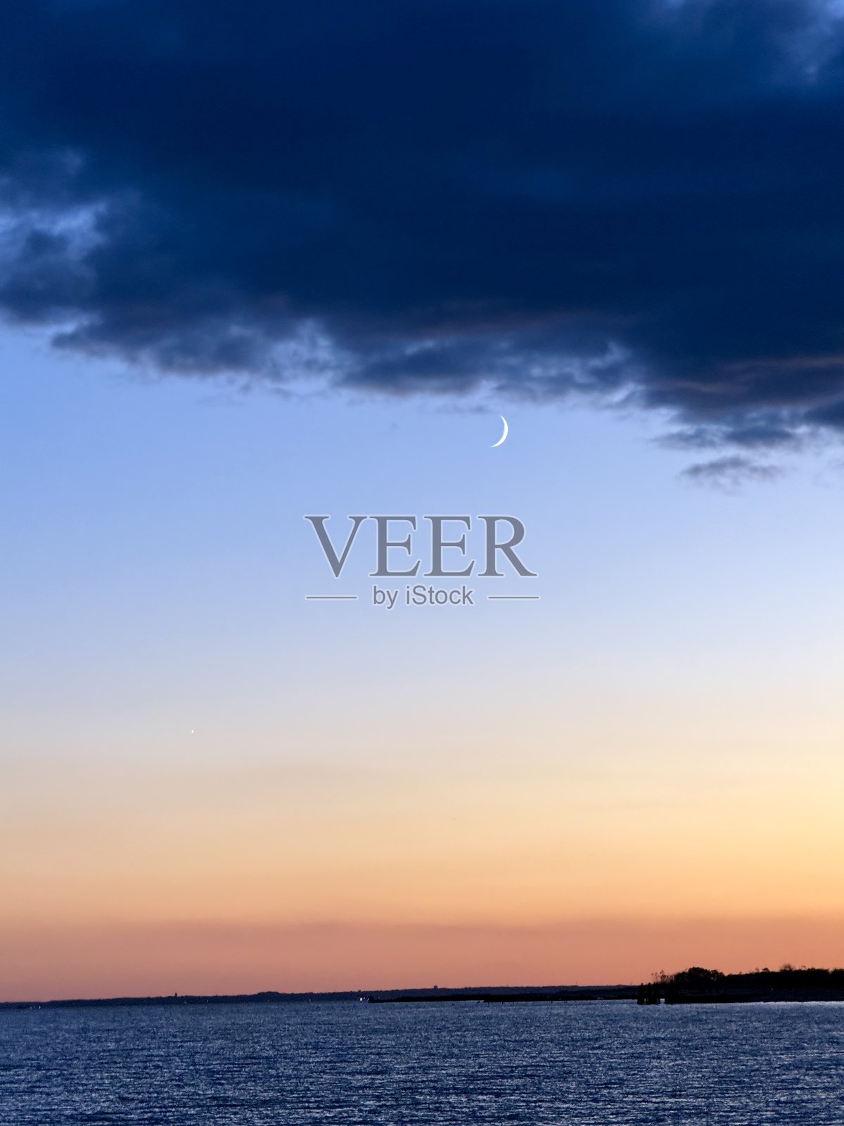 暴风雨前的黄昏照片摄影图片