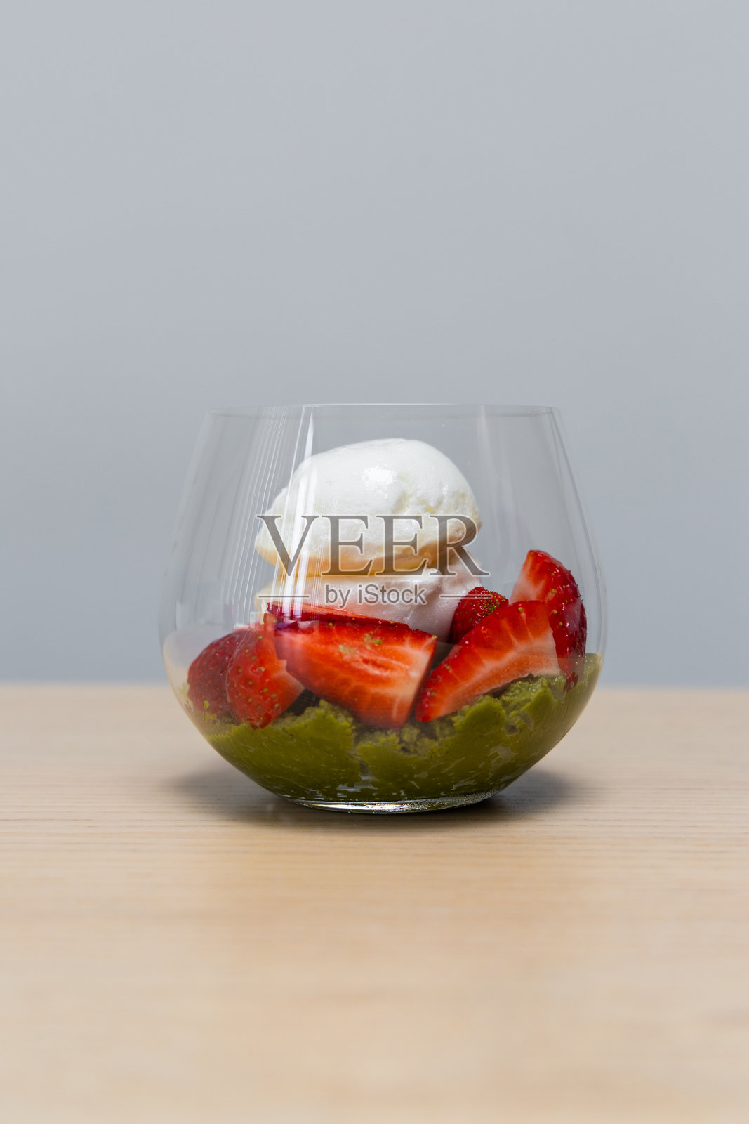 抹茶水波蛋酥皮照片摄影图片