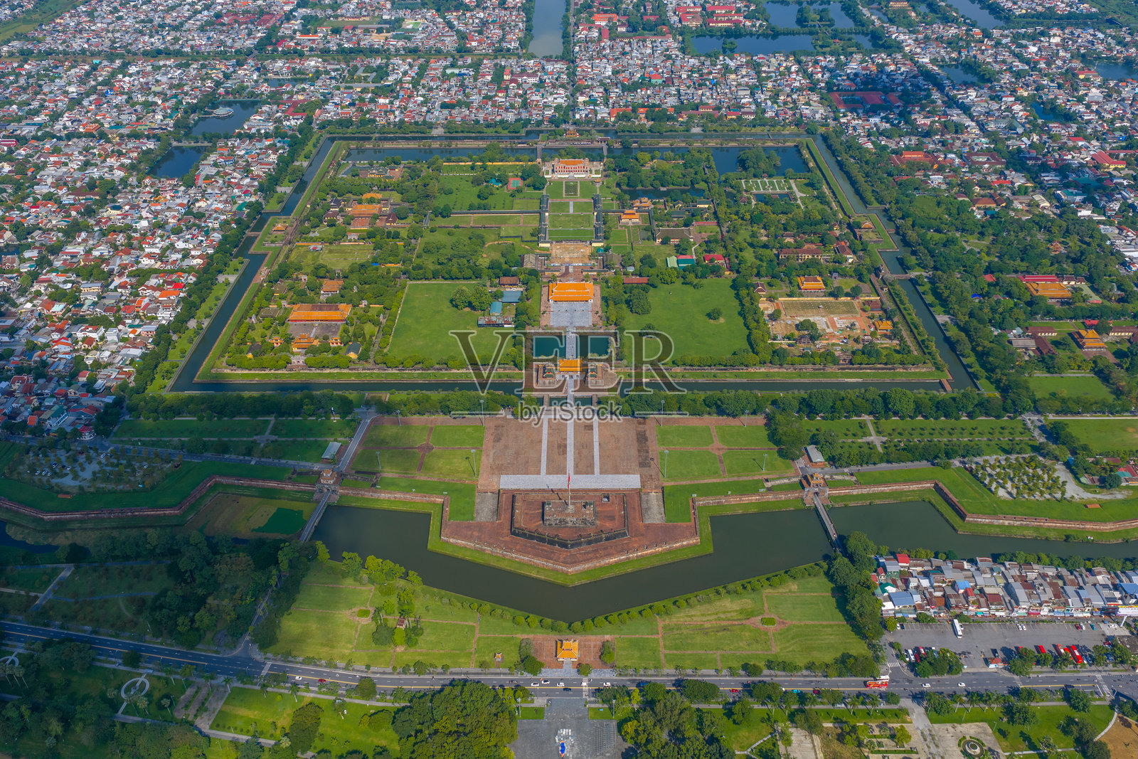 越南顺化皇城鸟瞰图及顺化市景。阮朝皇宫。照片摄影图片