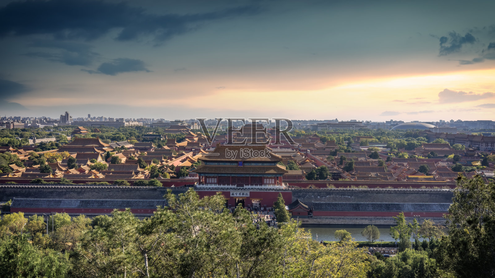 北京故宫宏伟的传统建筑在天空下照片摄影图片