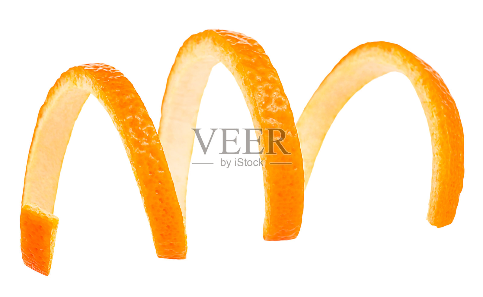 成熟的橙子皮，孤立在白色背景上。橙子皮螺旋。香橼。照片摄影图片