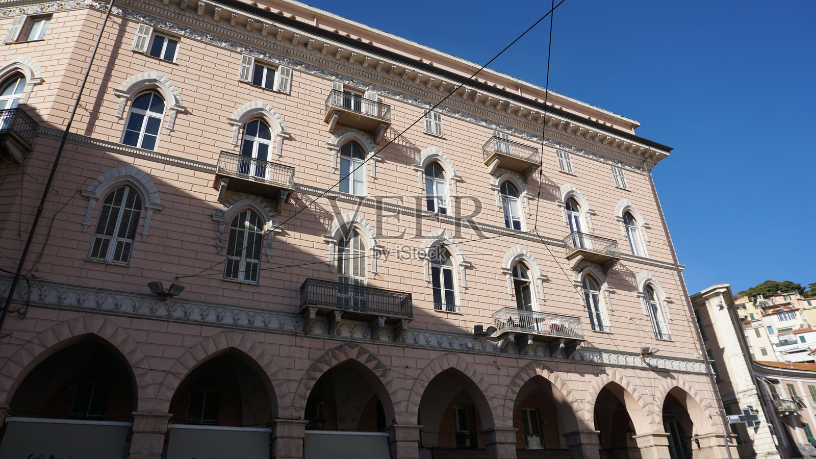 意大利圣雷莫 - 圣雷莫市中心街道建筑外立面照片摄影图片